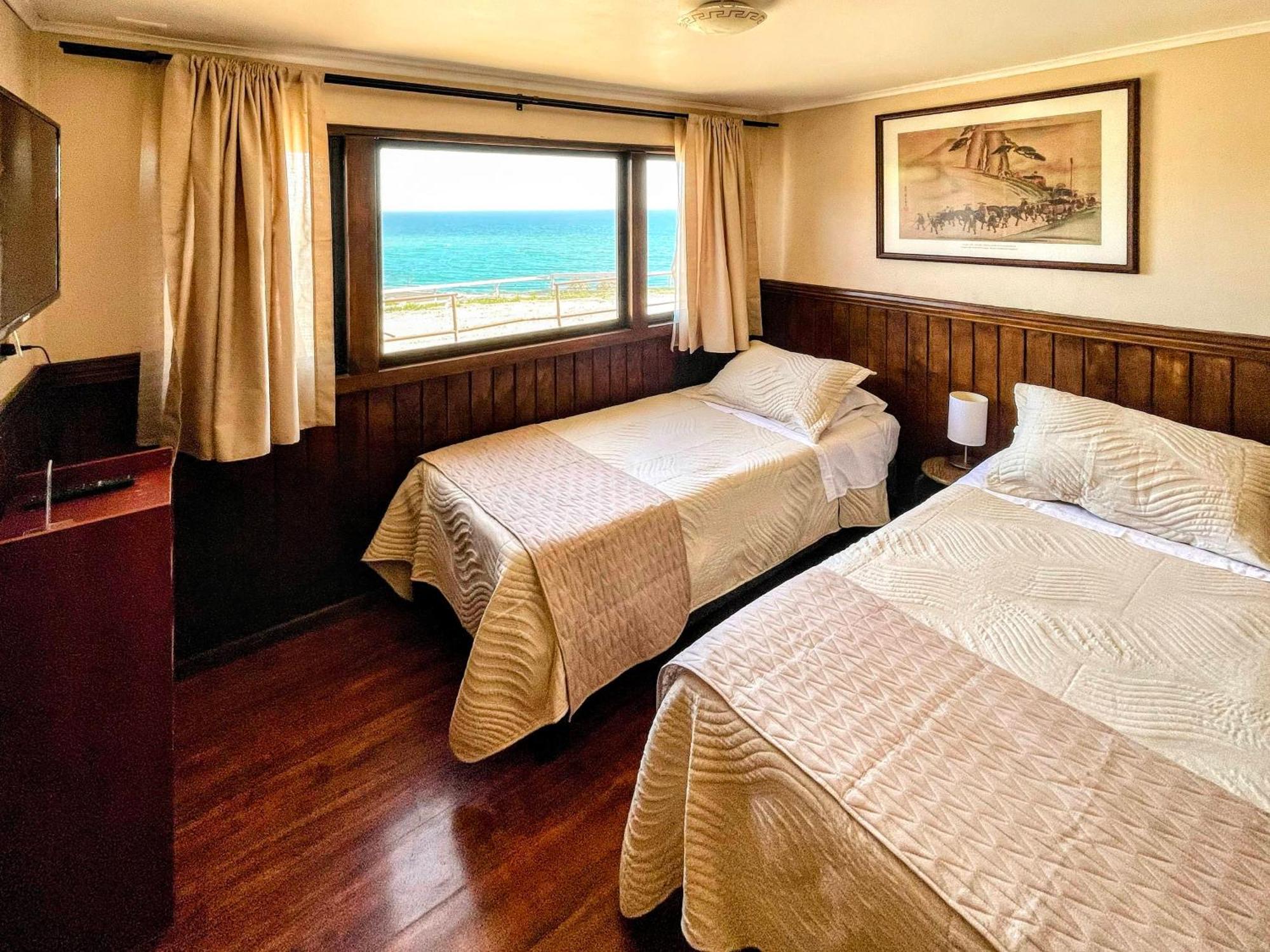 Hotel Butan Coronel エクステリア 写真