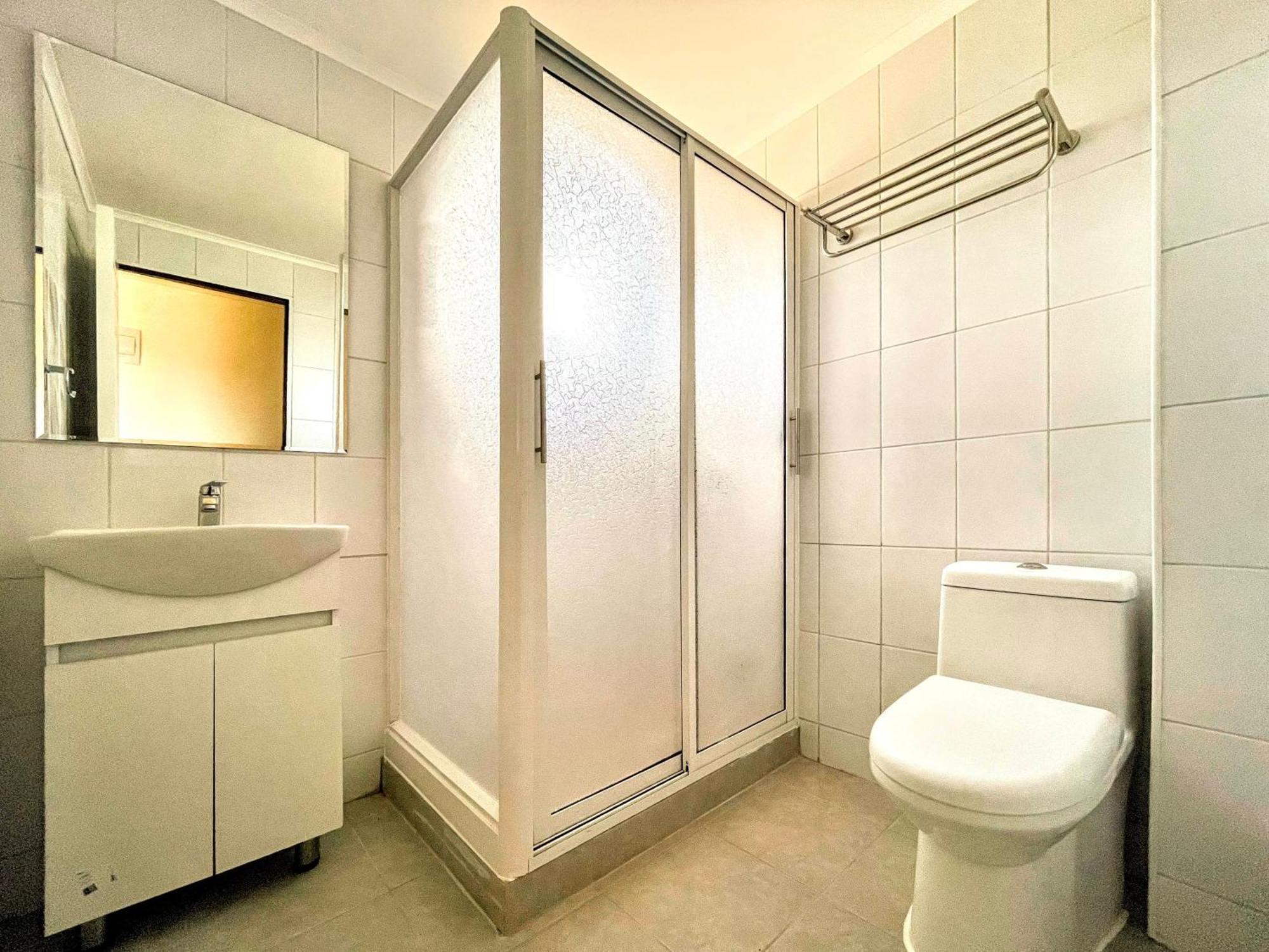 Hotel Butan Coronel エクステリア 写真
