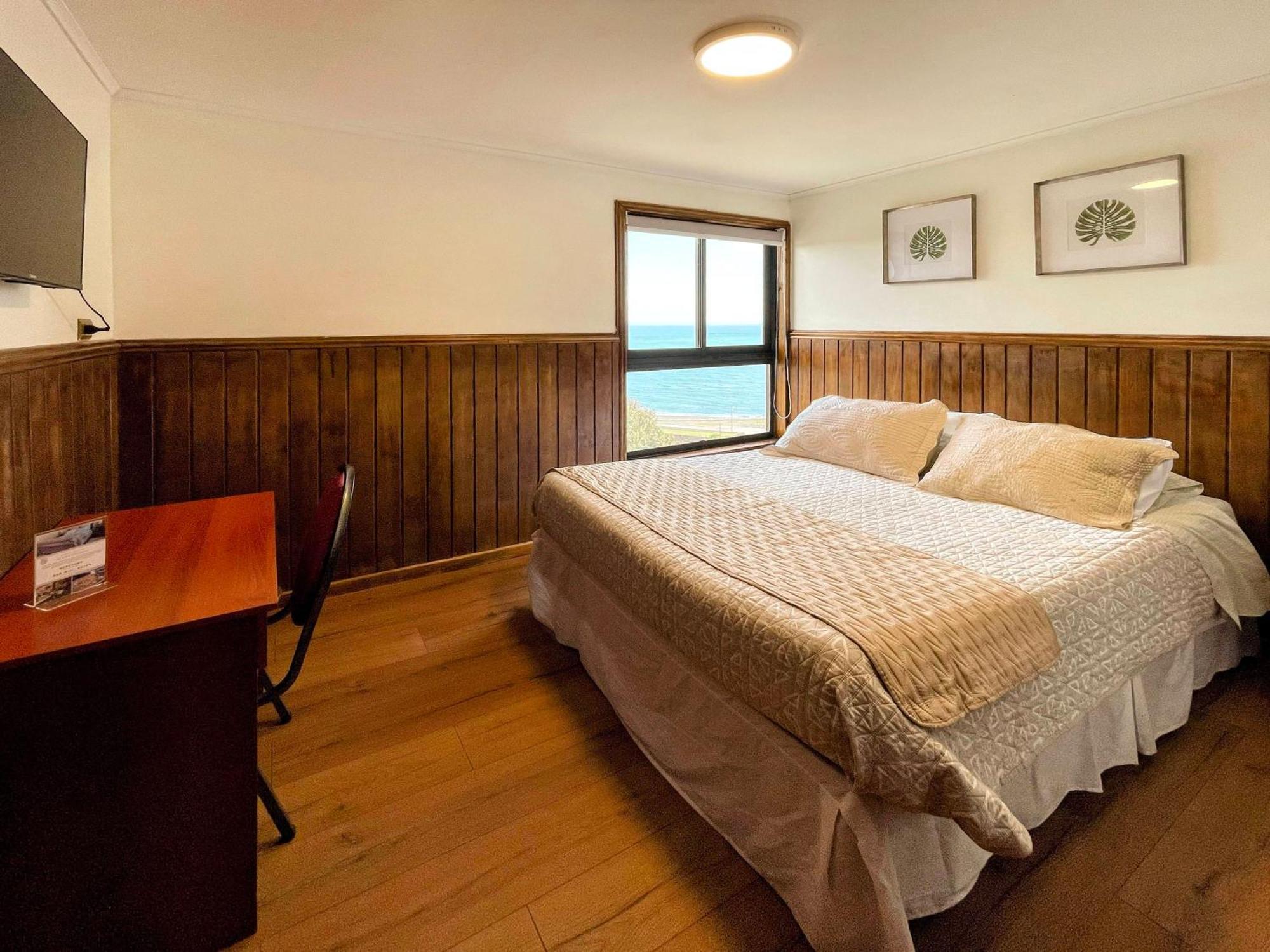 Hotel Butan Coronel エクステリア 写真