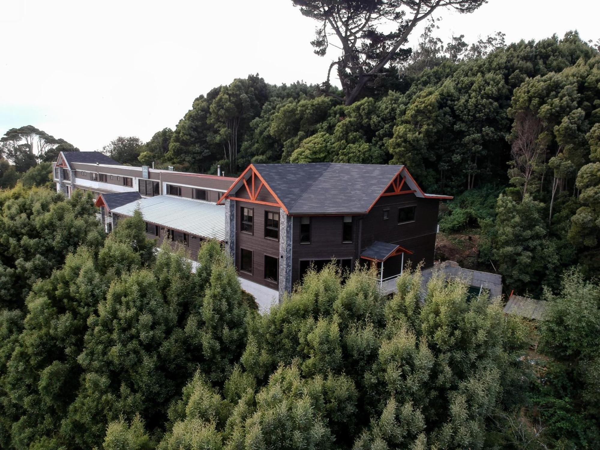 Hotel Butan Coronel エクステリア 写真